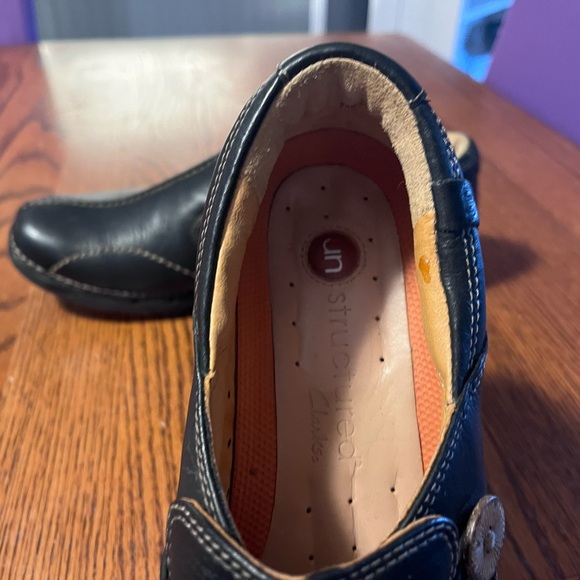 Clarks Black Leather Shoes with Stitch Detail - Picture 7 of 9